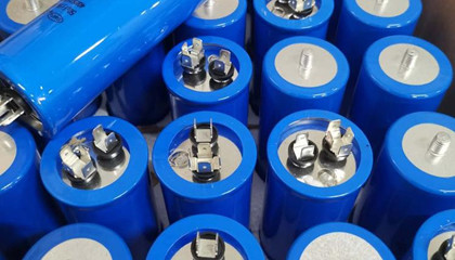電機(jī)電容器10uf的容量大嗎？